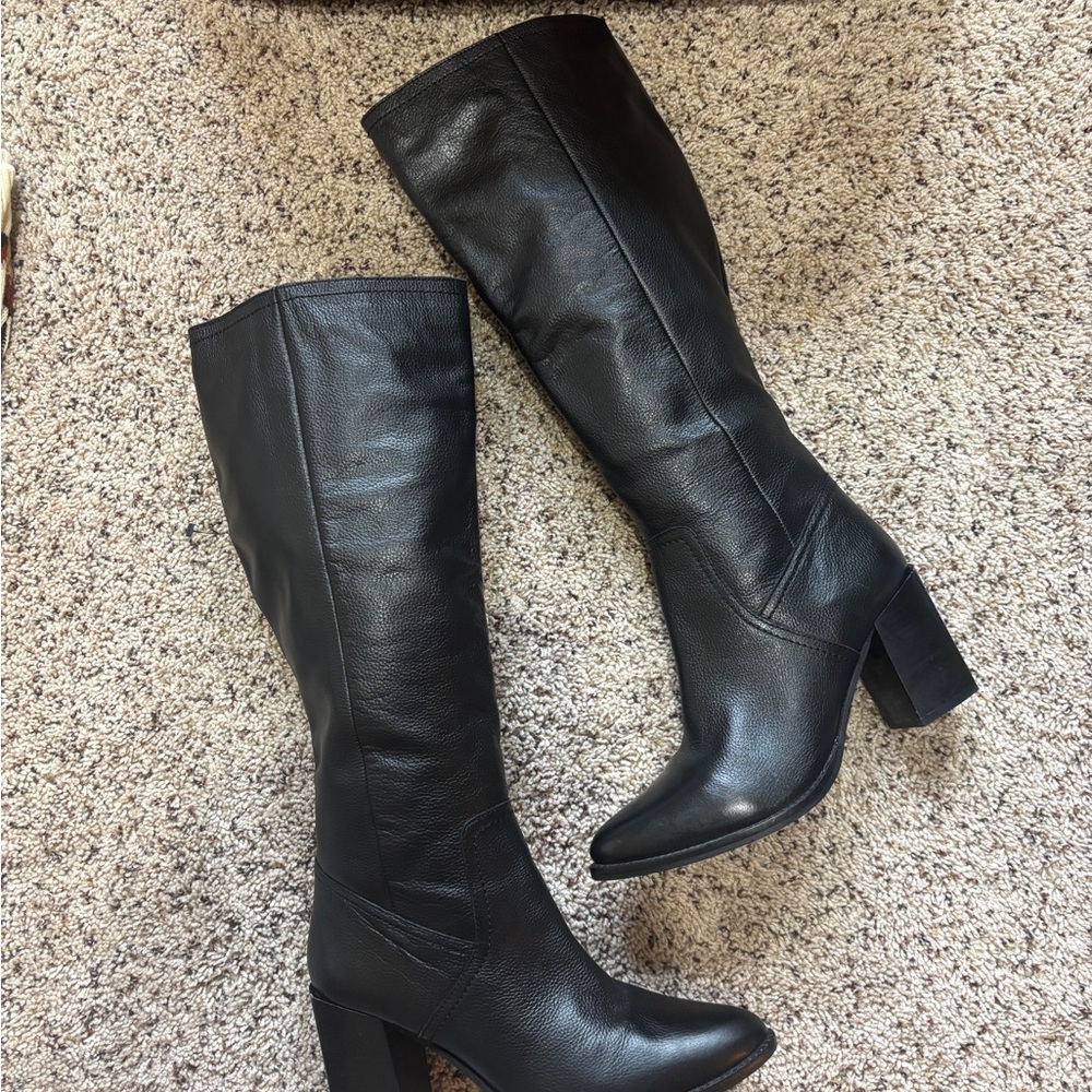 Classic Black Knee-High Leather Boots - Women